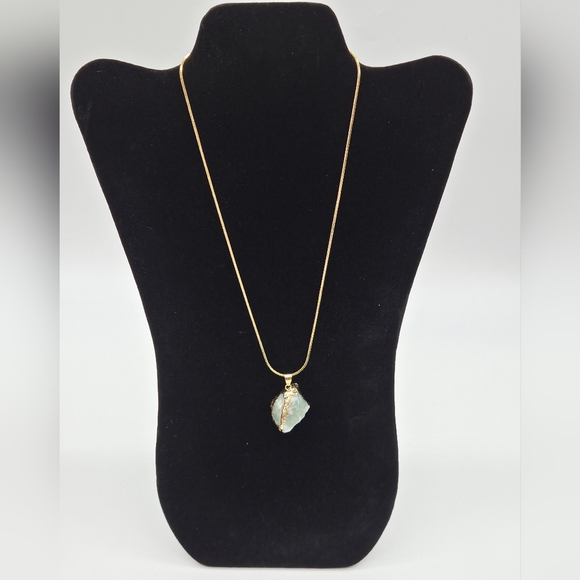 🎁Natural Healing Crystal Stone Green Adventurine with Foil Pendant and Necklace - Picture 9 of 12